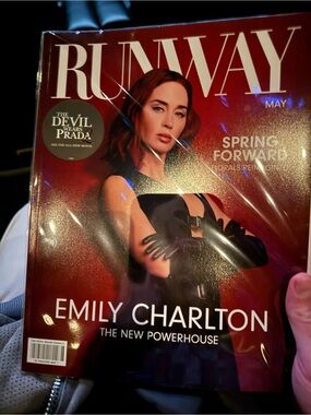 Rare The Devil Wears Prada 2 Runway Promo Magazine + Sunglasses